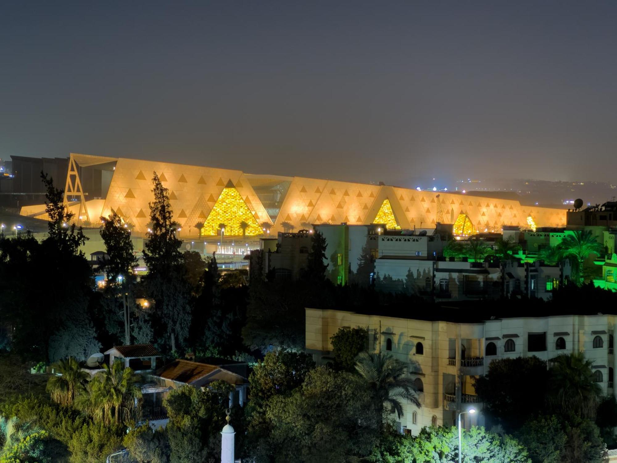 Royal Crown Hotel Giza Pyramids View Kafret el-Gabal Exteriör bild