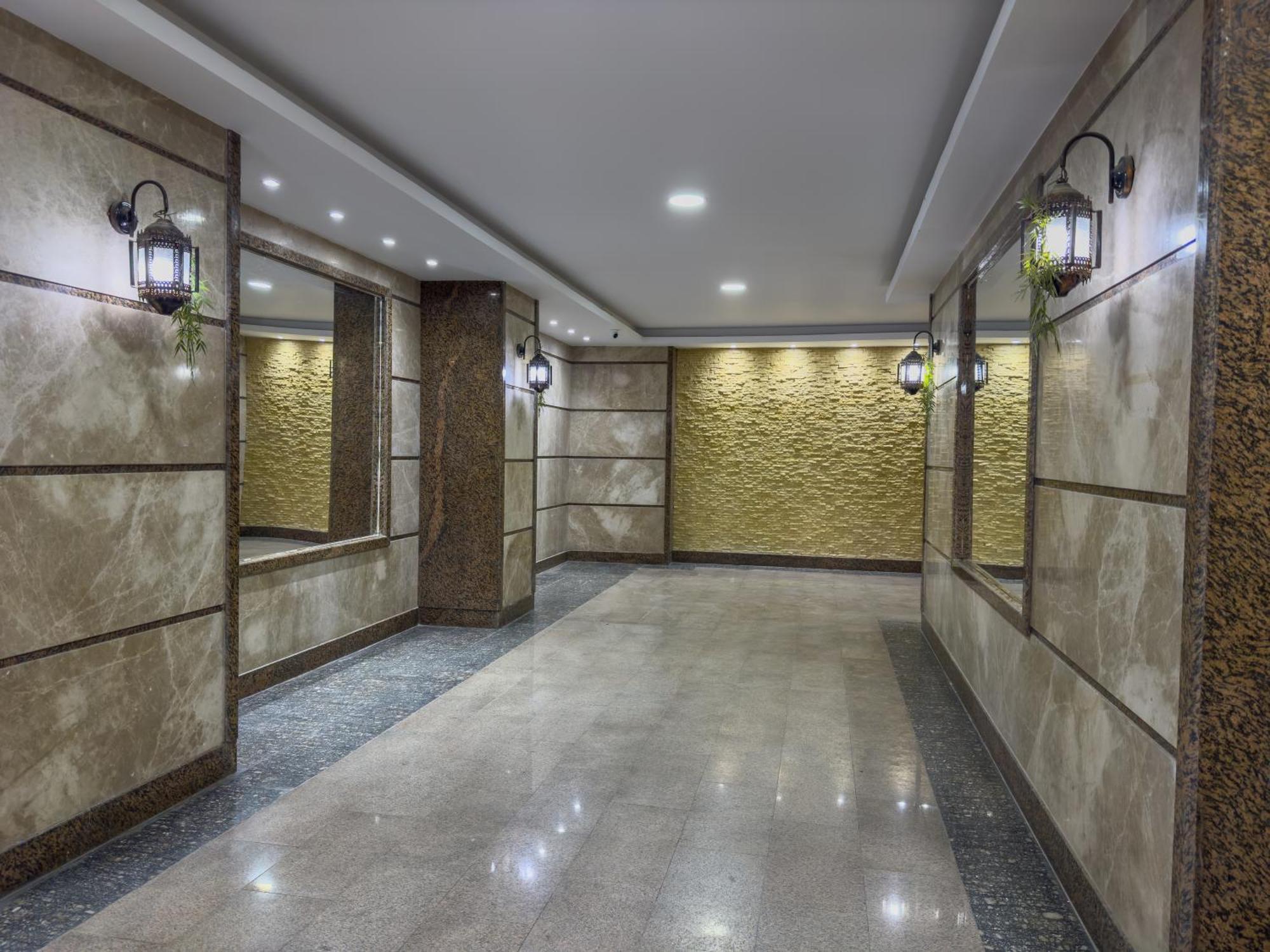 Royal Crown Hotel Giza Pyramids View Kafret el-Gabal Exteriör bild