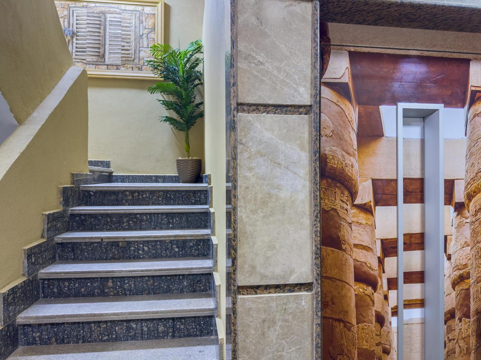 Royal Crown Hotel Giza Pyramids View Kafret el-Gabal Exteriör bild