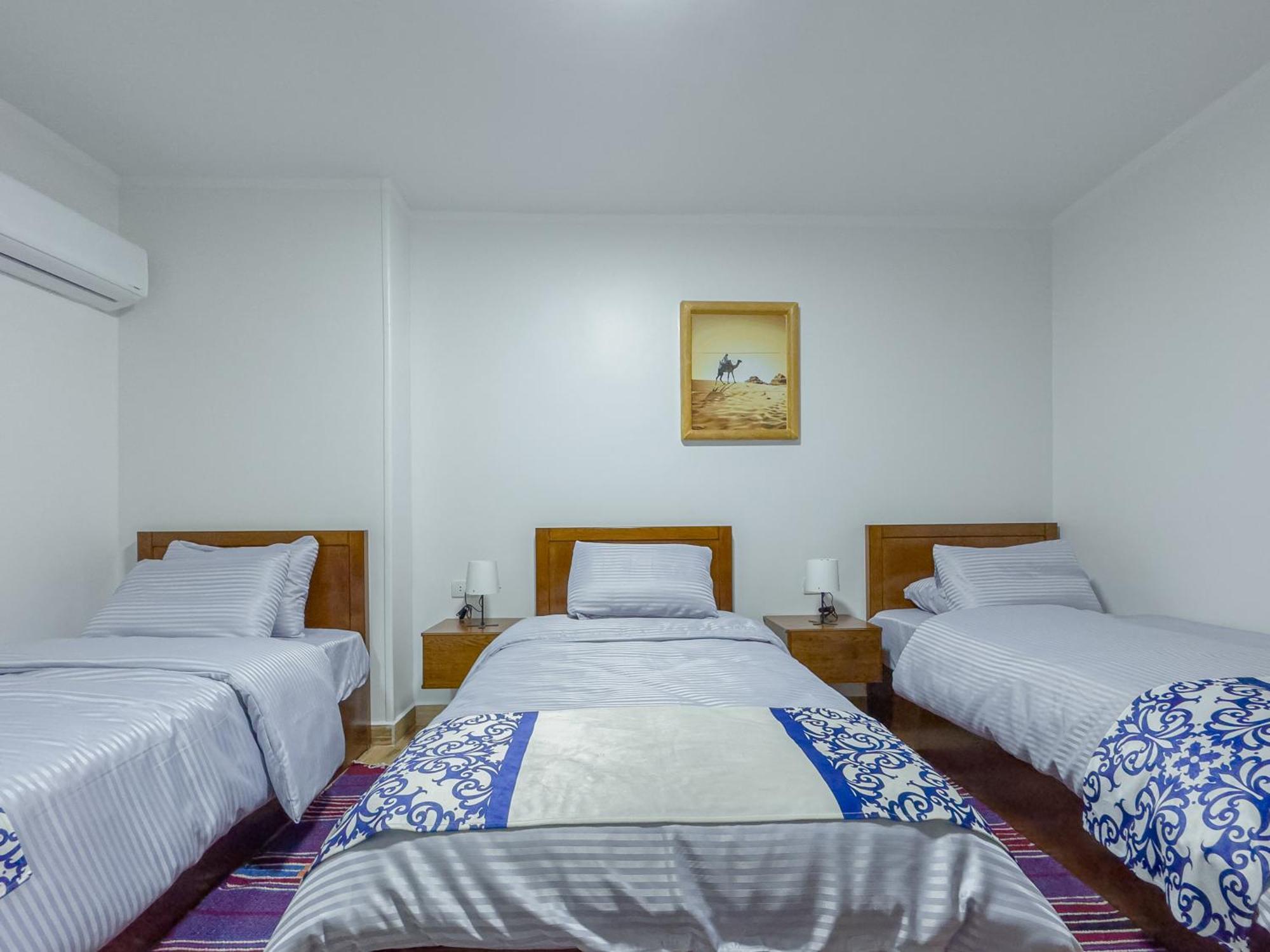 Royal Crown Hotel Giza Pyramids View Kafret el-Gabal Rum bild