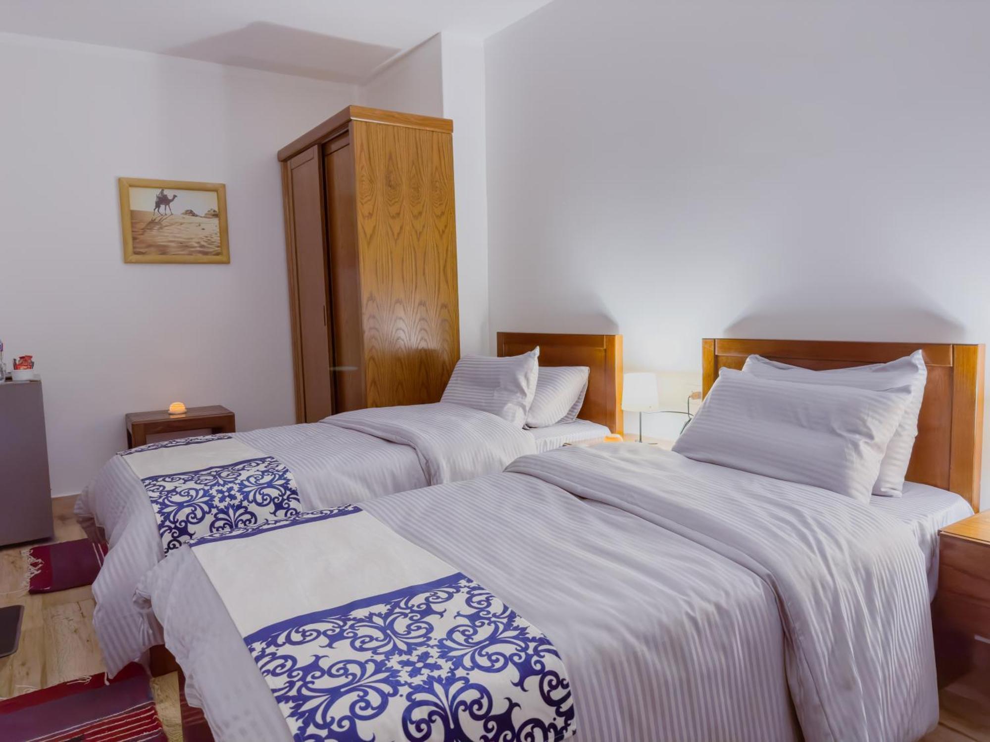 Royal Crown Hotel Giza Pyramids View Kafret el-Gabal Rum bild