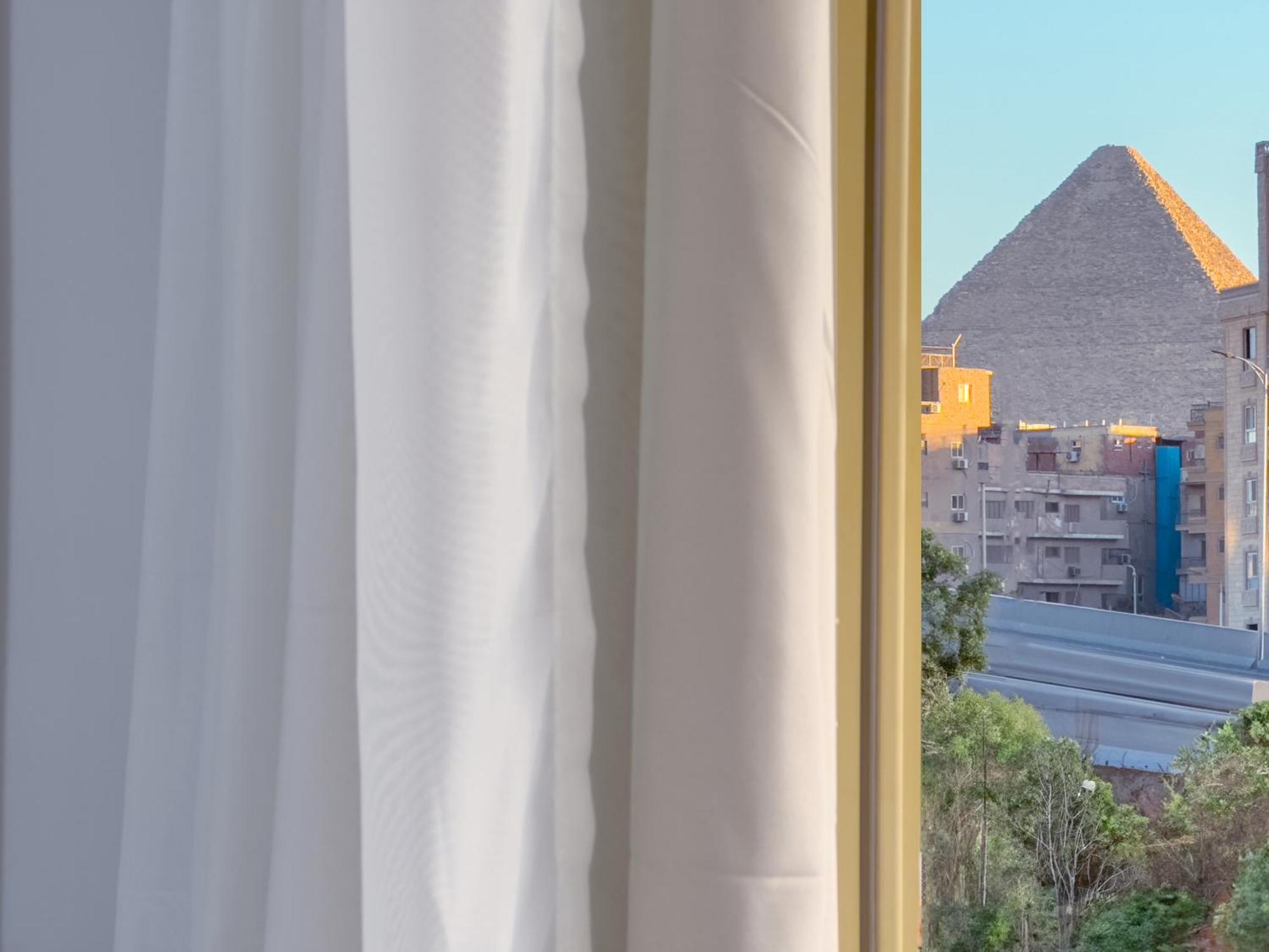 Royal Crown Hotel Giza Pyramids View Kafret el-Gabal Exteriör bild